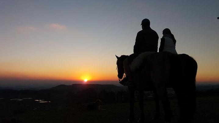 Vem de Andada - Um abraço desse pra começar o dia, Eu queria 😌 📸  @vanessaoliver 📍 Serra dos Cavalos, Caruaru - PE ANDADA INCLUI 🍃 Mirante  da Pedra do Hare 🍃